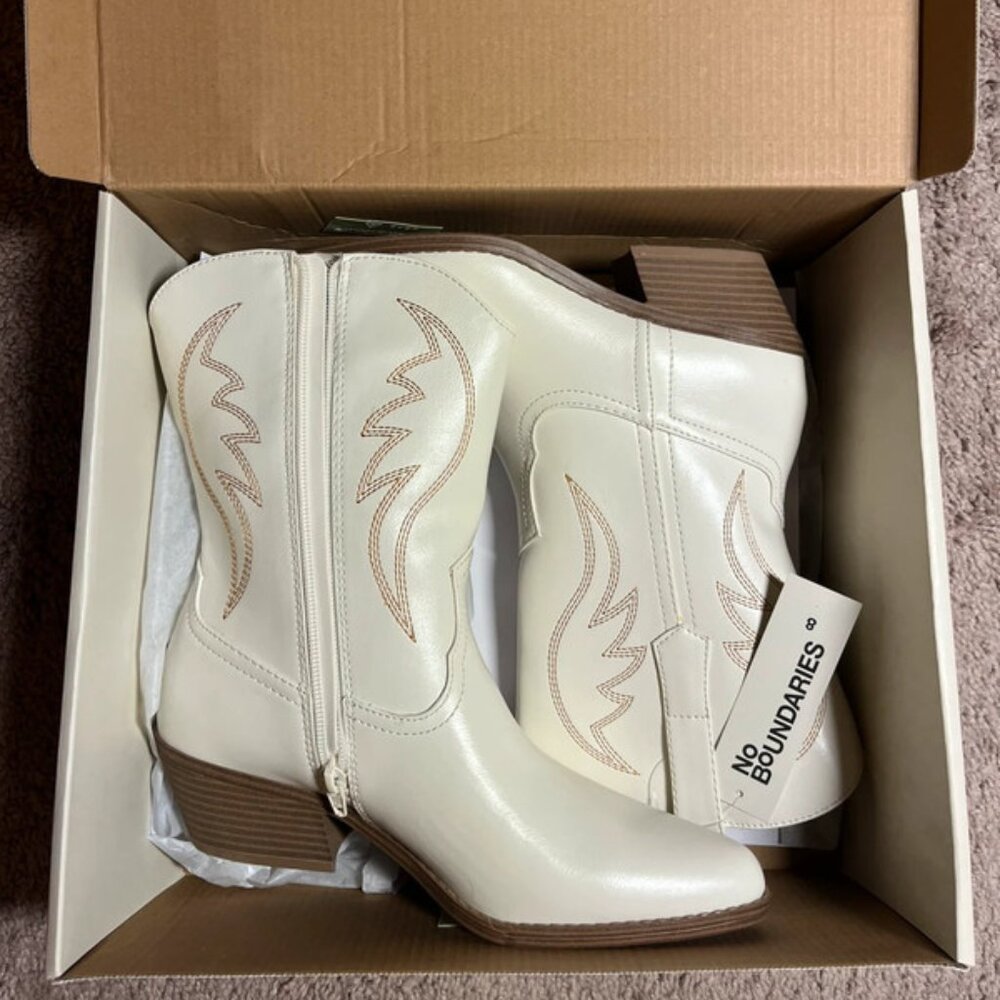 No Boundaries Short Western Boots